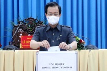 Cán bộ, công chức An Giang ủng hộ quỹ phòng, chống dịch Covid-19