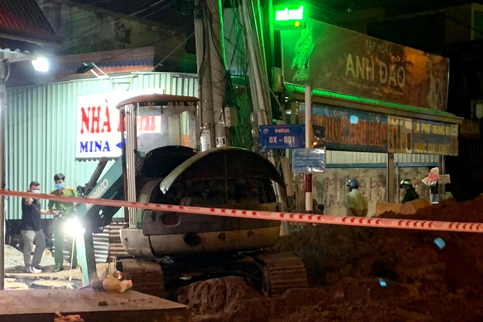 Sập công trình đường ống thoát nước, 1 người chết, 1 người bị thương - 1 Sập công trình đường ống thoát nước, 1 người chết, 1 người bị thương - 1