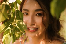 Minh Khuê “Cô gái xấu xí” trở lại hoạt động nghệ thuật sau biến cố gia đình