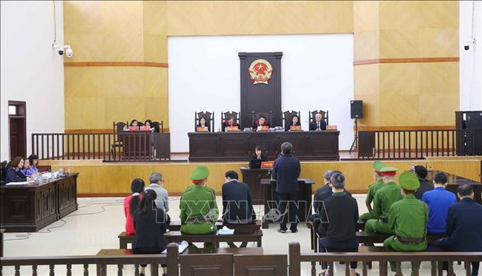 Thẩm phán xử vụ BIDV: “Bị cáo xúc phạm sự thông minh của HĐXX!” - 2 Thẩm phán xử vụ BIDV: “Bị cáo xúc phạm sự thông minh của HĐXX!” - 2