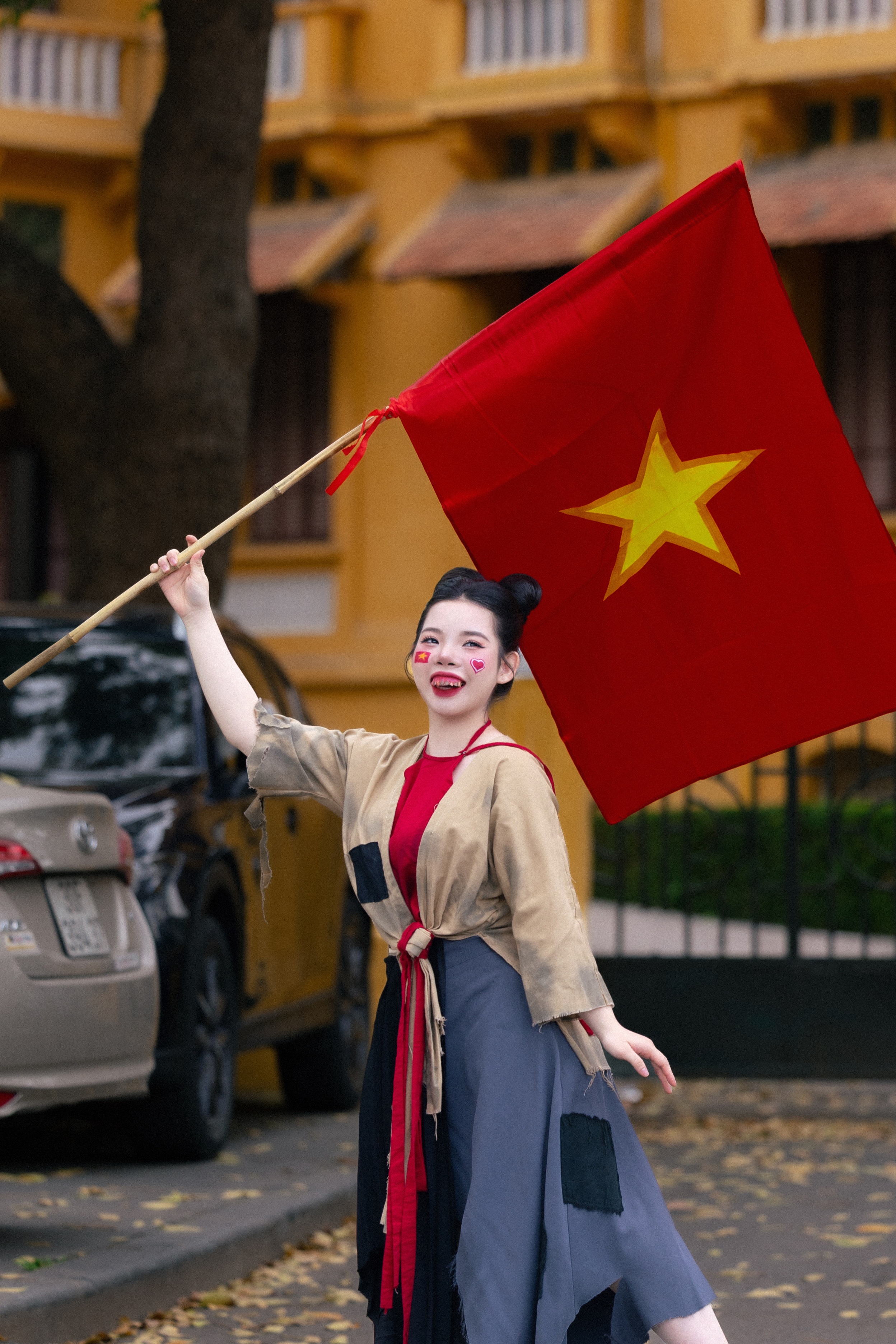 Ca sĩ Hoàng Thái Phương duyên dáng trong tà áo dài truyền thống - 6 Ca sĩ Hoàng Thái Phương duyên dáng trong tà áo dài truyền thống - 6