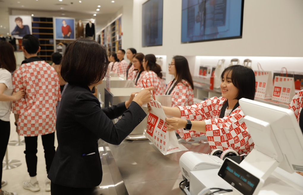 Tổng giám đốc UNIQLO Việt Nam: UNIQLO đã thành thương hiệu quen thuộc của người Việt - 3 Tổng giám đốc UNIQLO Việt Nam: UNIQLO đã thành thương hiệu quen thuộc của người Việt - 3