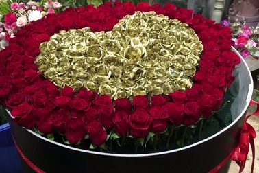 Chẳng tiếc tiền, nhiều đại gia tặng vợ quà khủng hàng chục triệu đồng ngày 8/3