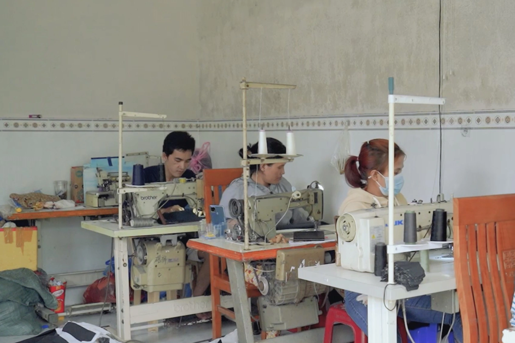 Người khuyết tật với nỗ lực thoát nghèo, vươn lên làm kinh tế giỏi - 1 Người khuyết tật với nỗ lực thoát nghèo, vươn lên làm kinh tế giỏi - 1