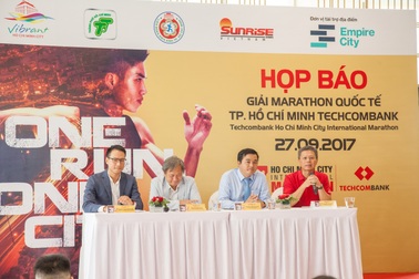 Khởi động Giải Marathon quốc tế TPHCM 2017