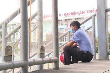 Bệnh nhân ung thư ngoại trú loay hoay khi Bệnh viện K phong tỏa