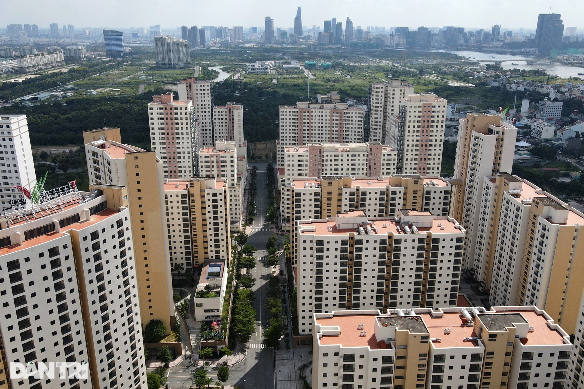 Gặp mặt, trò chuyện trực tiếp với hàng trăm F0 ở TPHCM - 1 Gặp mặt, trò chuyện trực tiếp với hàng trăm F0 ở TPHCM - 1