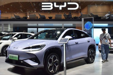 Lãnh đạo các hãng xe Trung Quốc: "Hòn bấc ném qua, hòn chì ném lại"