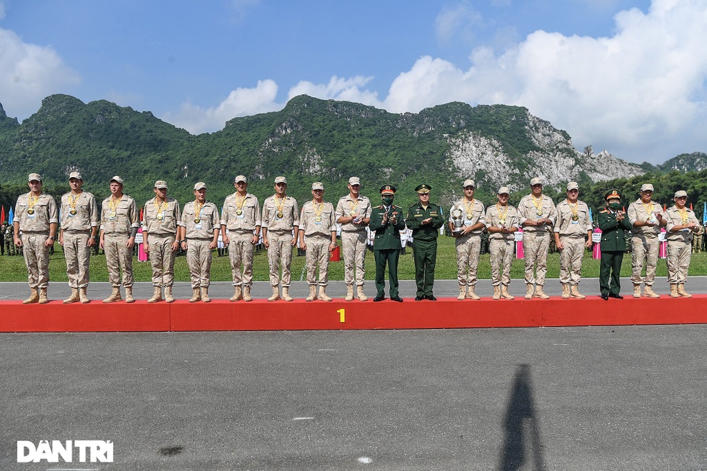 Việt Nam đoạt Huy chương Vàng Xạ thủ bắn tỉa tại Army Games 2021 - 8 Việt Nam đoạt Huy chương Vàng Xạ thủ bắn tỉa tại Army Games 2021 - 8