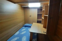 Nhà trọ "đóng hộp" không thấy ánh mặt trời: Giấc ngủ nơm nớp lo sợ