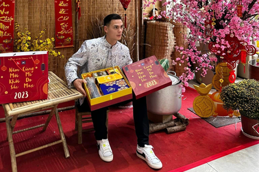 Cầu thủ và huấn luyện viên ngoại đón Tết cổ truyền Việt Nam ra sao?