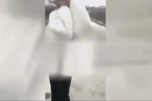 Nữ sinh bị đánh dã man, lột sạch áo