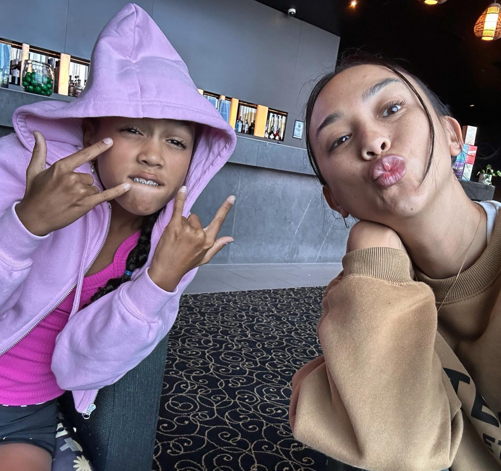 Người mẹ bị ném đá khi cho con gái nghỉ học để theo nghề TikTok - 1 Người mẹ bị ném đá khi cho con gái nghỉ học để theo nghề TikTok - 1