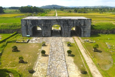 Tòa thành bằng đá cổ độc nhất vô nhị Việt Nam trước khi được "đại tu"