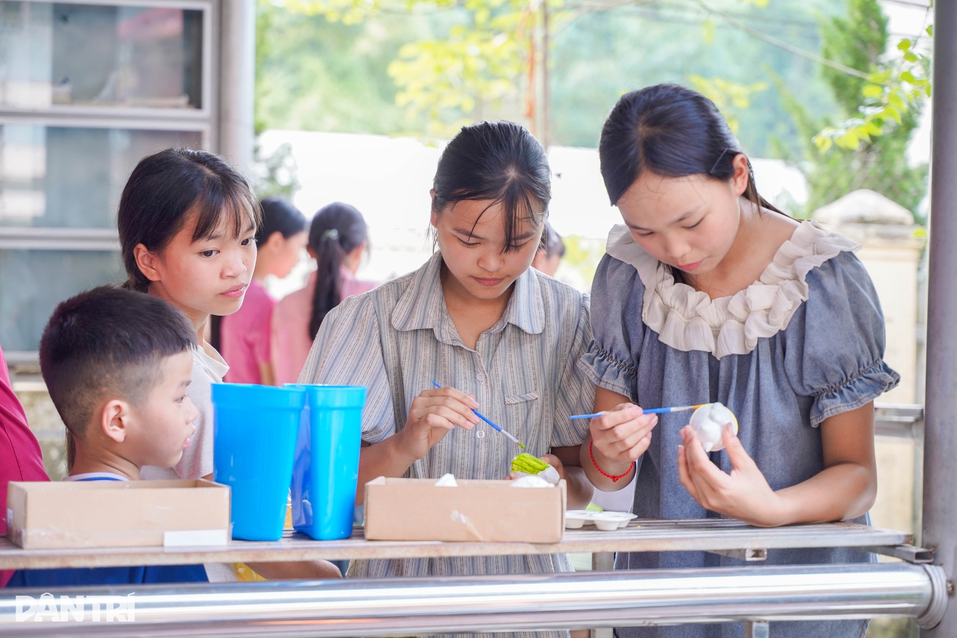 Dân trí đưa chuyên gia lên bản xa tập huấn chống đuối nước cho 200 cô trò - 16