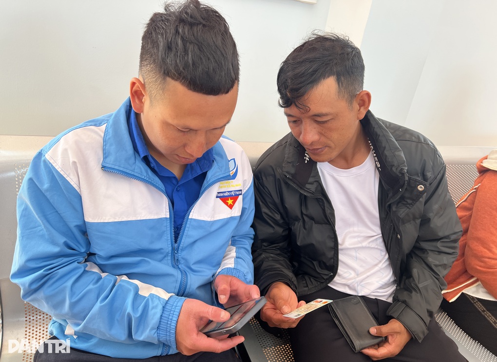 Những quý nhân chuyên “gỡ vướng” cho đồng bào ở xã lớn nhất Lâm Đồng - 2 Những quý nhân chuyên “gỡ vướng” cho đồng bào ở xã lớn nhất Lâm Đồng - 2