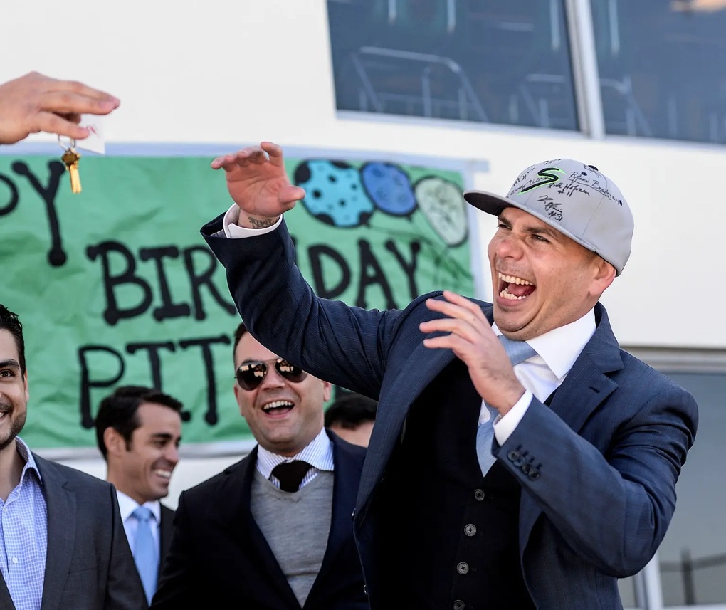 Quá giàu có, ngôi sao tự mở trường cho con đi học là... chuyện có thật - 6 Quá giàu có, ngôi sao tự mở trường cho con đi học là... chuyện có thật - 6