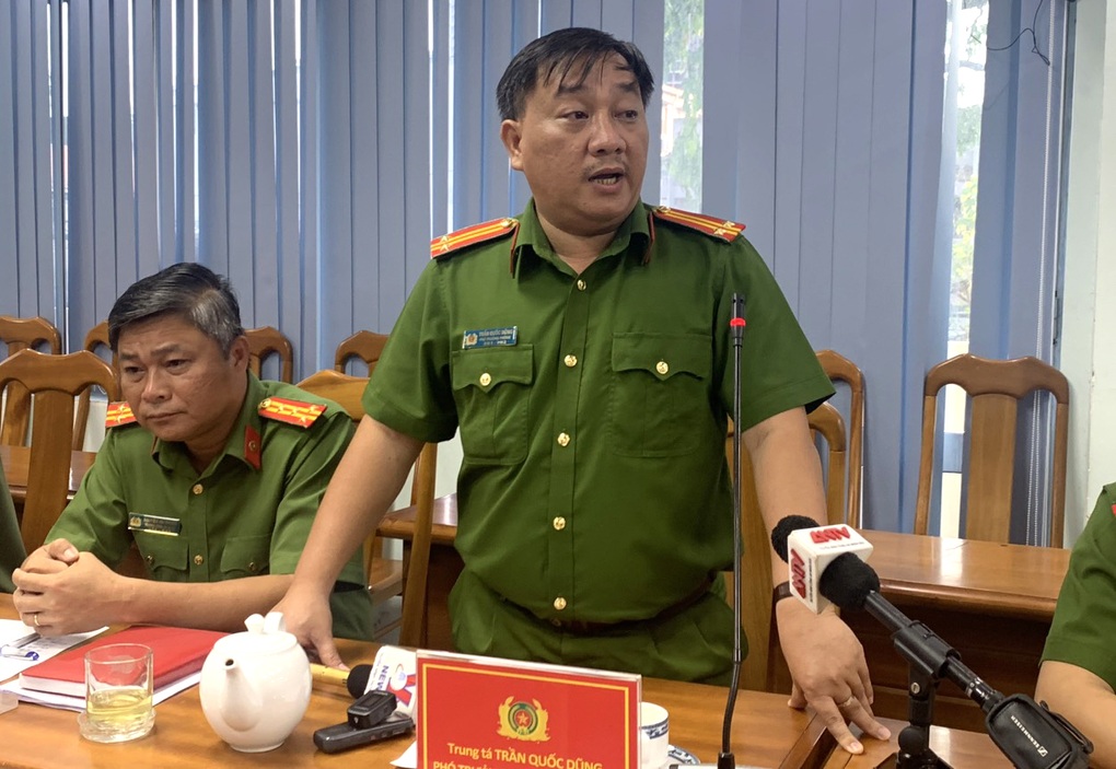 Quá trình bắt cóc 2 cháu bé của nữ nghi phạm 21 tuổi ở TPHCM - 1 Quá trình bắt cóc 2 cháu bé của nữ nghi phạm 21 tuổi ở TPHCM - 1