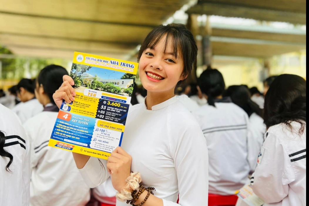 나트랑 대학교는 30-1의 최고 표준 점수를 받았습니다. Đại học Nha Trang lấy điểm chuẩn học bạ cao nhất 30 - 1
