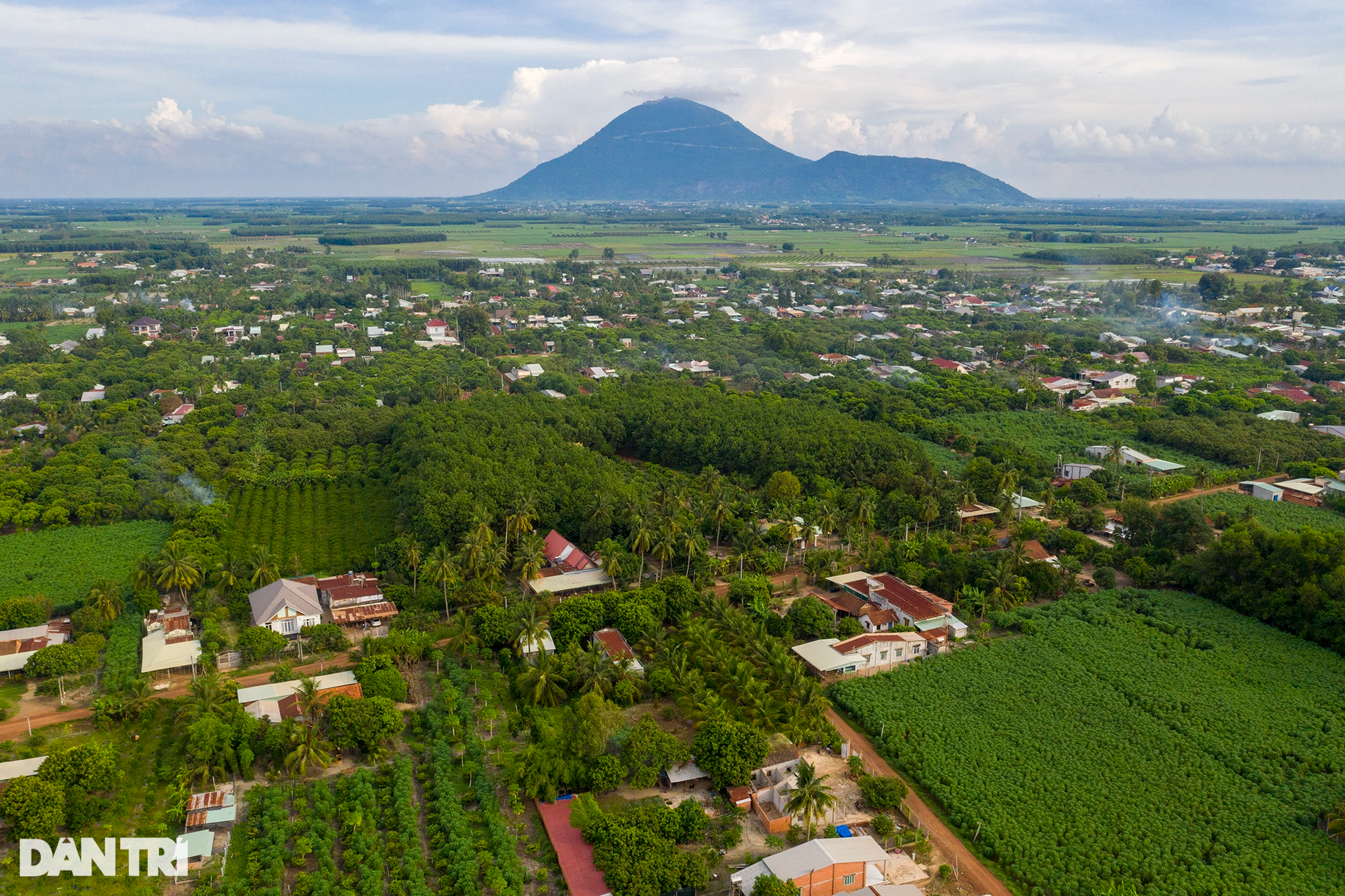 Khám phá quê nhà đẹp như tranh của Hoa hậu Hoàn vũ Ngọc Châu - 2 Khám phá quê nhà đẹp như tranh của Hoa hậu Hoàn vũ Ngọc Châu - 2