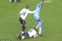 HLV Harry Redknapp không “phục” chiến thắng của Man City 