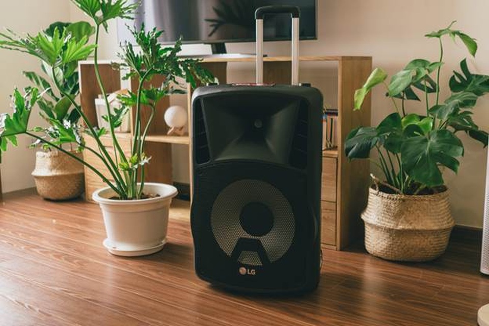 Top những thiết bị loa nhỏ gọn cùng bạn “quẩy khắp muôn nơi” - 2 Top những thiết bị loa nhỏ gọn cùng bạn “quẩy khắp muôn nơi” - 2