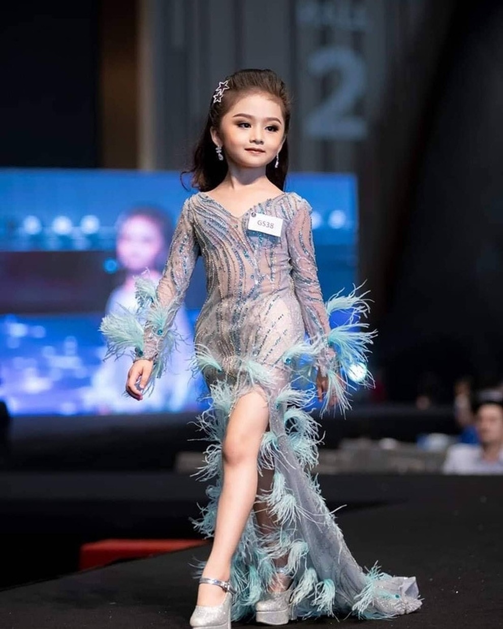 Hoa hậu nhí Baifern Freya từng gây sốt hai năm trước giờ ra sao? - 2 Hoa hậu nhí Baifern Freya từng gây sốt hai năm trước giờ ra sao? - 2
