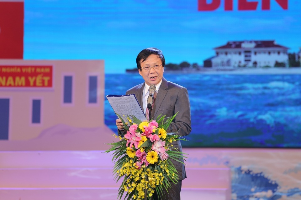 Trái tim biển đảo - Khơi dậy trách nhiệm bảo vệ biển trời Tổ quốc - 2 Trái tim biển đảo - Khơi dậy trách nhiệm bảo vệ biển trời Tổ quốc - 2
