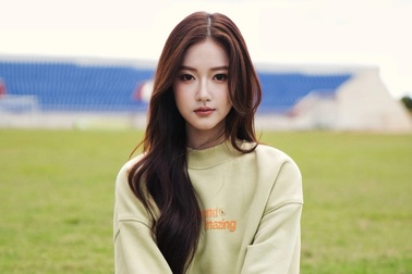 Ca sĩ Gen Z Việt duy nhất trình diễn ở lễ hội âm nhạc châu Âu