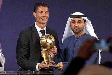 C.Ronaldo đoạt giải Cầu thủ xuất sắc nhất năm