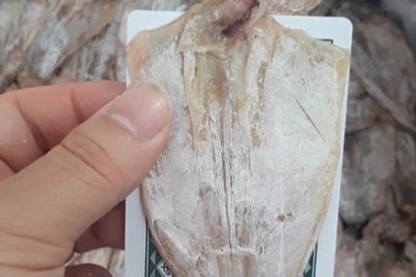 Mực khô siêu rẻ, nhỏ như lá bài, dân nhậu ăn hàng chục con chưa đã