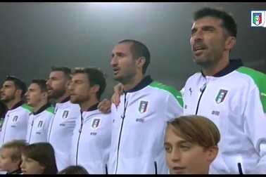 Italia hòa thất vọng Romania 2-2 trên sân nhà