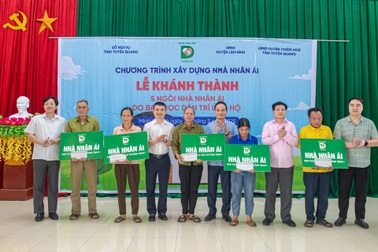 Báo Dân trí khánh thành 5 ngôi nhà Nhân ái tại Tuyên Quang