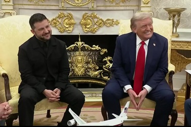 Ông Trump khen bộ vest của ông Zelensky