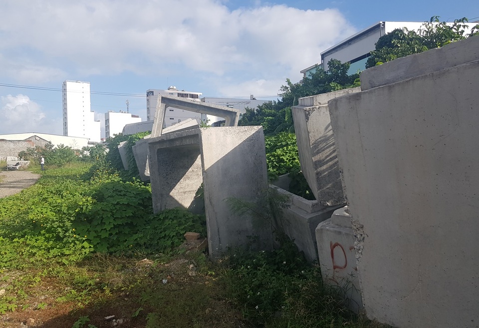 Dự án “đất vàng” ven sông Cái Nha Trang bị bỏ hoang, có nguy cơ ô nhiễm - 4 Dự án “đất vàng” ven sông Cái Nha Trang bị bỏ hoang, có nguy cơ ô nhiễm - 4