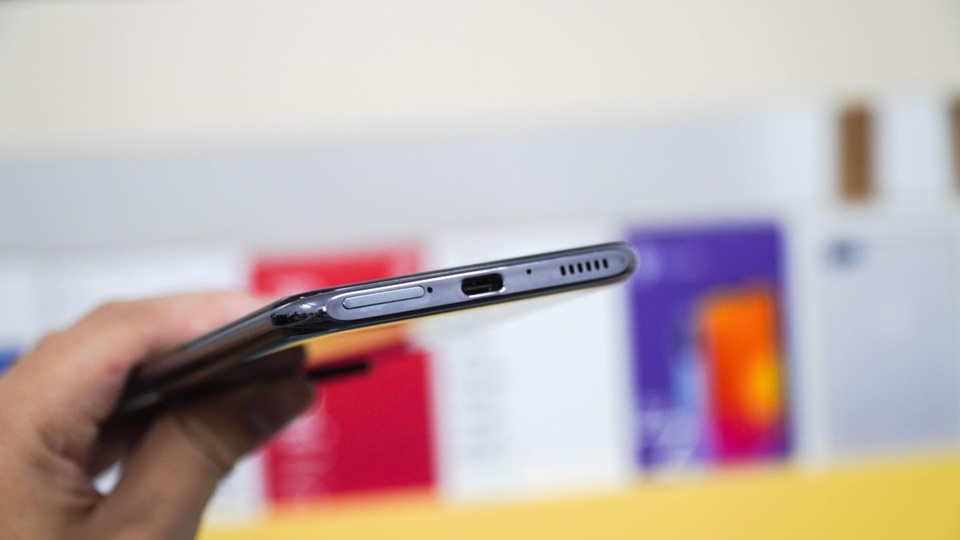 Lần đầu dùng smartphone có camera dưới màn hình, tôi ước nó đừng xuất hiện - 10 Lần đầu dùng smartphone có camera dưới màn hình, tôi ước nó đừng xuất hiện - 10