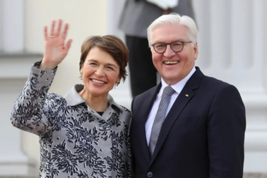 Tổng thống Đức và Phu nhân đến Hà Nội, bắt đầu chuyến thăm Việt Nam