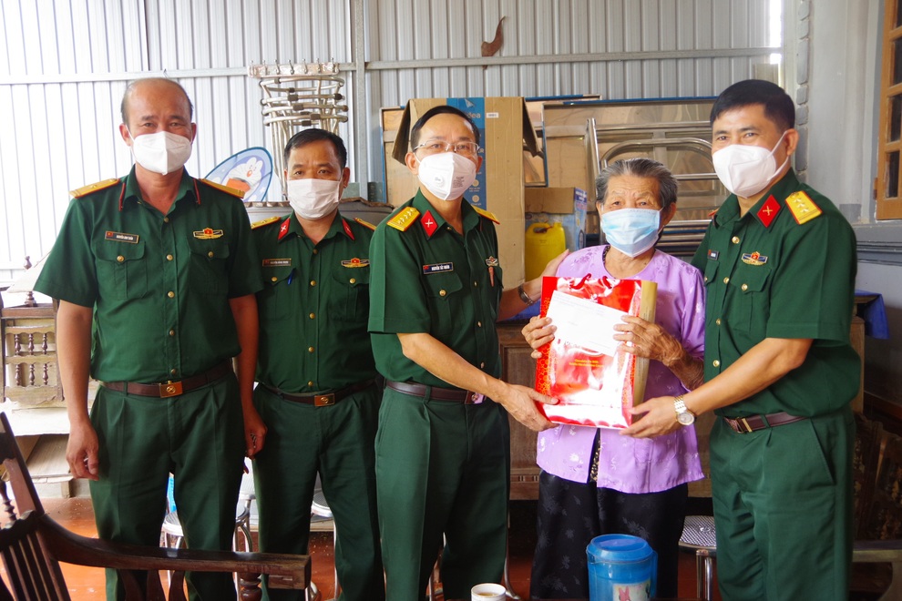 Hà Tĩnh: Dành nhiều phần quà tri ân tới đối tượng chính sách dịp 27/7 - 1 Hà Tĩnh: Dành nhiều phần quà tri ân tới đối tượng chính sách dịp 27/7 - 1