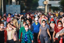 Hàng chục nghìn công nhân mất việc, ngành nghề nào đang là "tử địa"?