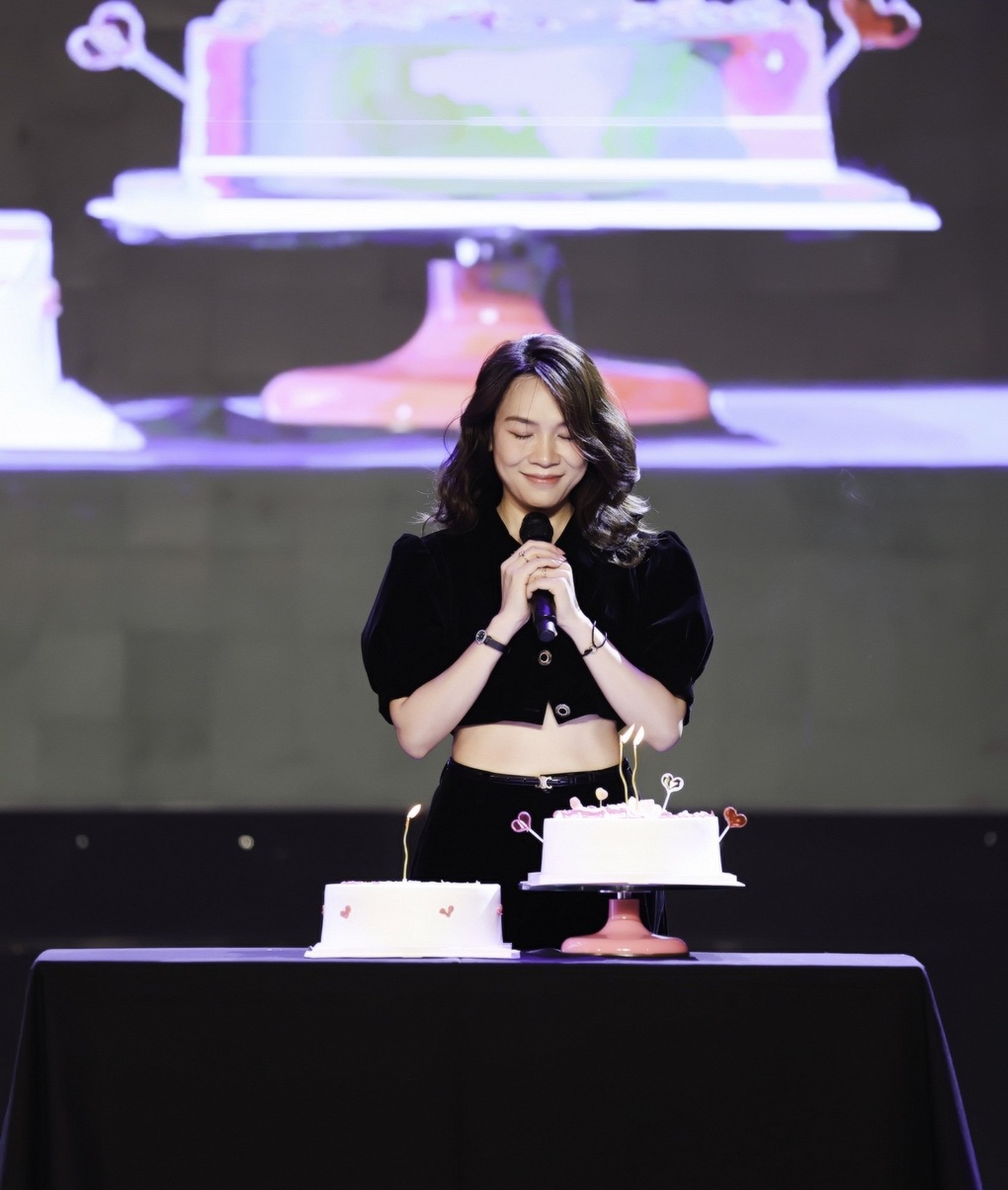 Mỹ Tâm xúc động tưởng nhớ cựu thành viên Ve Sầu khi đón sinh nhật cùng fan - 7 Mỹ Tâm xúc động tưởng nhớ cựu thành viên Ve Sầu khi đón sinh nhật cùng fan - 7
