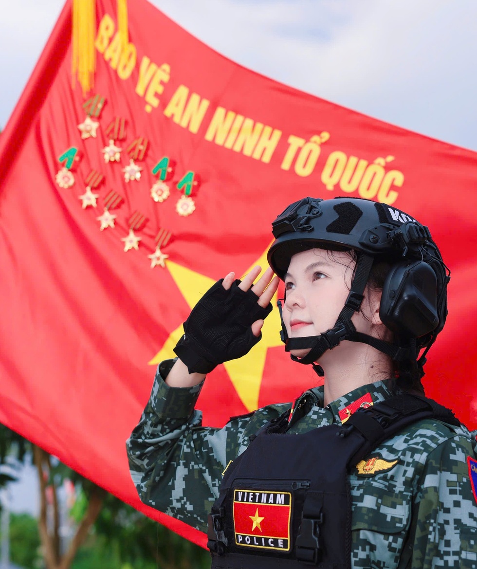 Từ nữ sinh nghèo vượt khó đến vinh dự góp mặt trong đội hình A80 - 5 Từ nữ sinh nghèo vượt khó đến vinh dự góp mặt trong đội hình A80 - 5