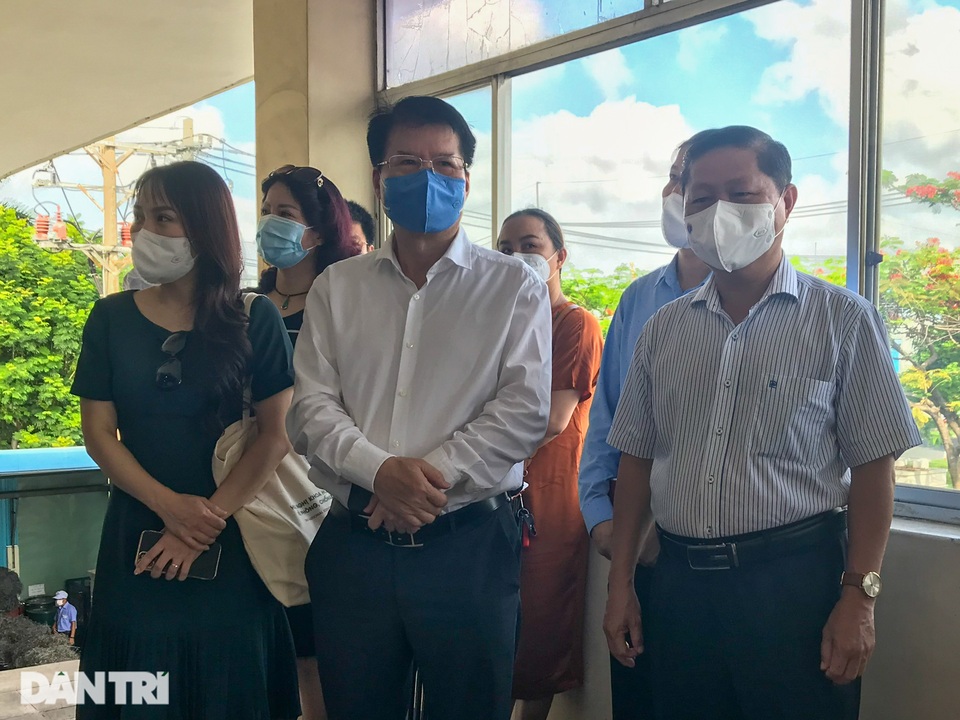 Phó Thủ tướng Trương Hòa Bình thị sát phòng, chống dịch tại KCX Tân Thuận - 4 Phó Thủ tướng Trương Hòa Bình thị sát phòng, chống dịch tại KCX Tân Thuận - 4