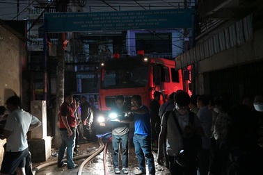 Cháy nhà dân ở trung tâm TPHCM, 1 người bị thương