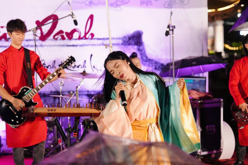 Sử đá lưu danh: Khi rock và đạo học gặp nhau giữa di sản - 3 Sử đá lưu danh: Khi rock và đạo học gặp nhau giữa di sản - 3