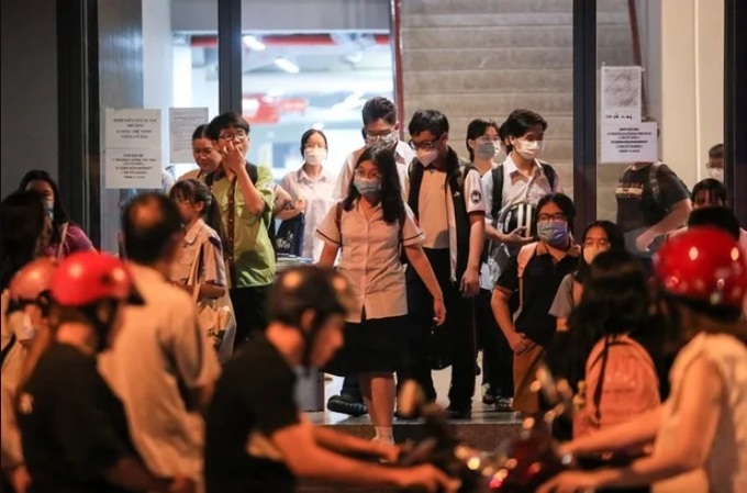 Học sinh luyện thi lớp 10 tại một trung tâm ở TP.HCM. Ảnh: Nhật Thịnh