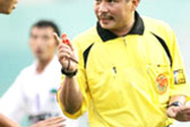 Đi tìm “Chiếc còi vàng” mùa bóng 2006