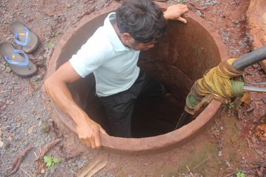 “Lão mù” và nghề đào giếng... “trời cho”