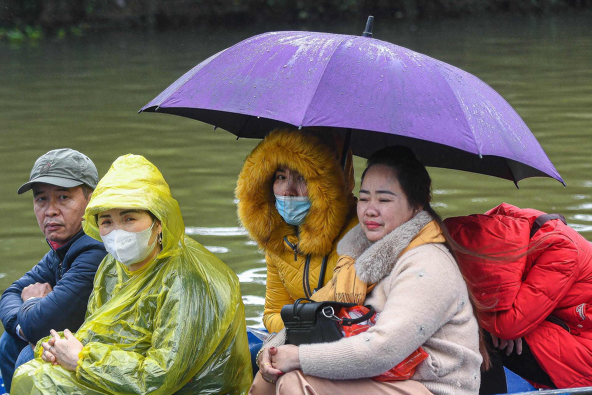 Thực hư thông tin chùa Hương vắng nhất lịch sử, lái đò xếp hàng chờ - 13 Thực hư thông tin chùa Hương vắng nhất lịch sử, lái đò xếp hàng chờ - 13