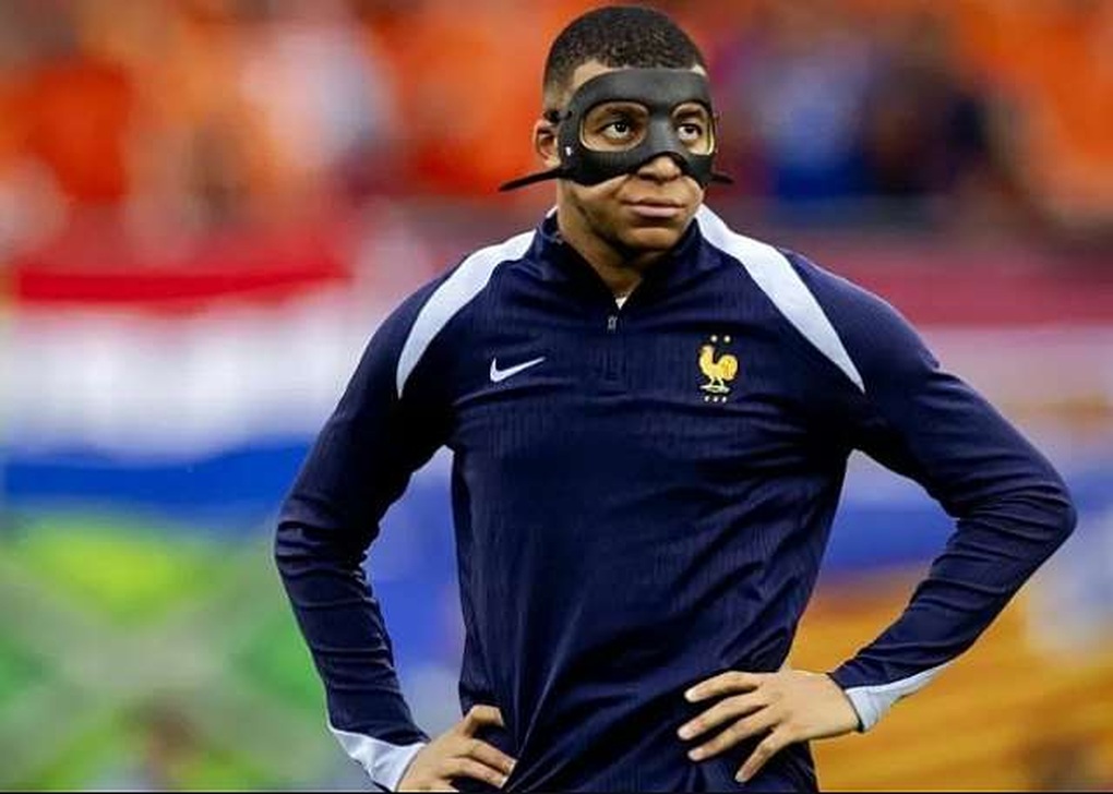 Kylian Mbappe đối diện với án treo giò, gặp vấn đề khó khi đeo mặt nạ - 1 Kylian Mbappe đối diện với án treo giò, gặp vấn đề khó khi đeo mặt nạ - 1