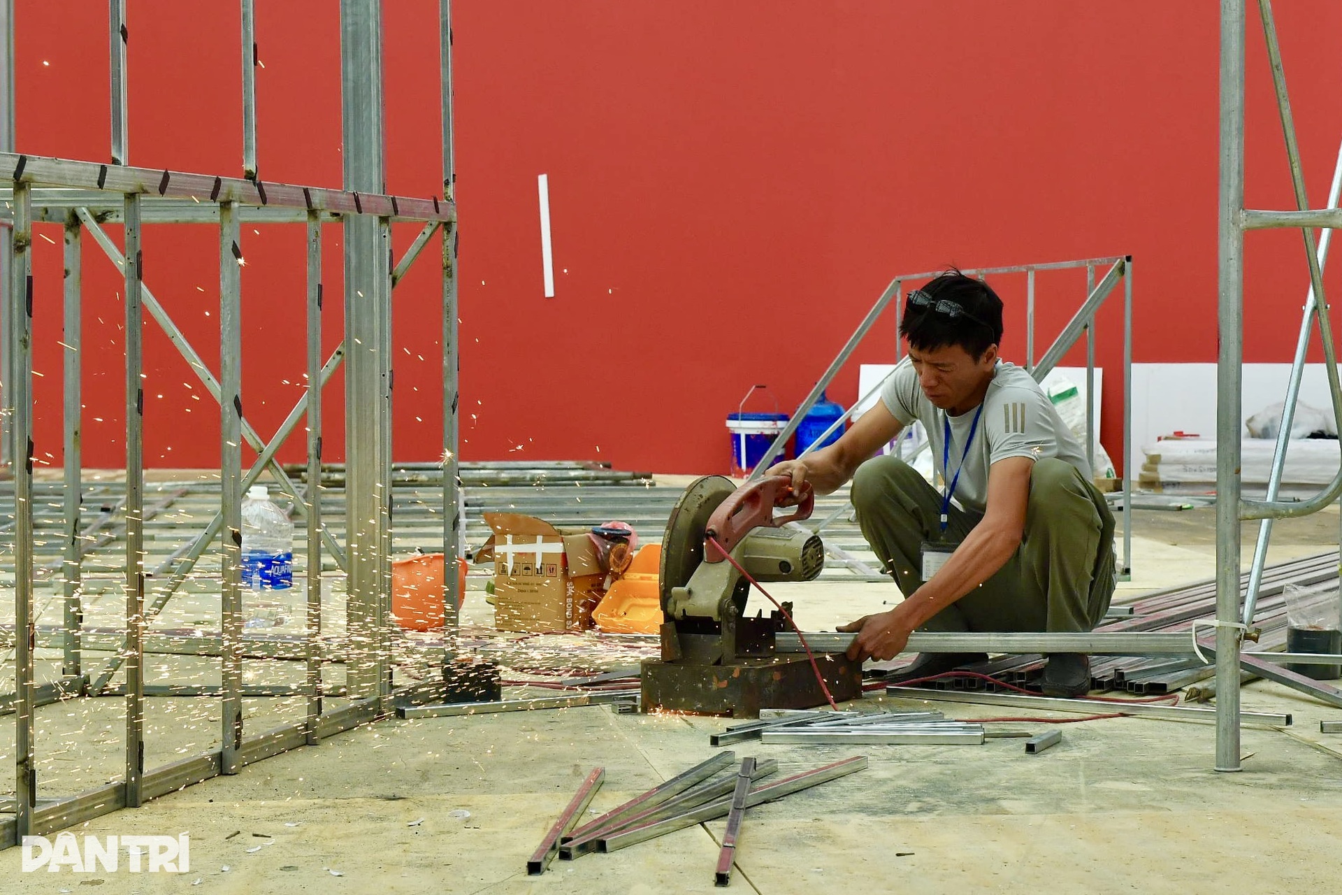 Bên trong nơi diễn ra triển lãm thành tựu 80 năm Quốc khánh 2/9 - 2 Bên trong nơi diễn ra triển lãm thành tựu 80 năm Quốc khánh 2/9 - 2